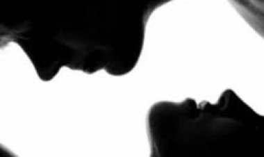 இசை நிகழ்ச்சியில் காம வலை வீசி கொள்ளையடித்த 17 வயது யுவதி!