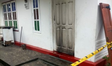 யாழில் வீடு மீது பெற்றோல் குண்டுத் தாக்குதல்!! புகைப்படங்கள்