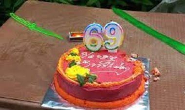 வல்வெட்டித் துறையில் தலைவரின் பிறந்த தின கேக் வெட்டிய காட்சிகள்!