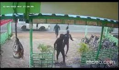 ரியா கிறீம்கவுஸ்சில் நடந்த வாள் வெட்டு