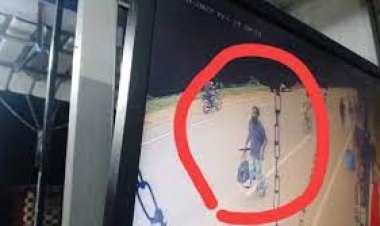 மாங்குளத்தில் இருவரைக் கொலை செய்ய ஒட்டு தாடியுடன் வந்து வாளுடன் பிடிபட்ட கொலையாளி!