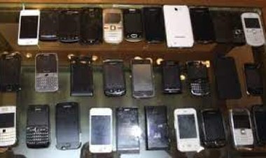 யாழில் போதைப் பொருளுடன் கைதான பெண்ணிடம் 19 தொலைபேசிகள்