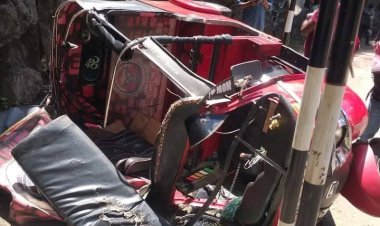 வேகக்கட்டுப்பாட்டை இழந்து குடைசாய்ந்த முச்சக்கர வண்டி..! மூவருக்கு காயம்