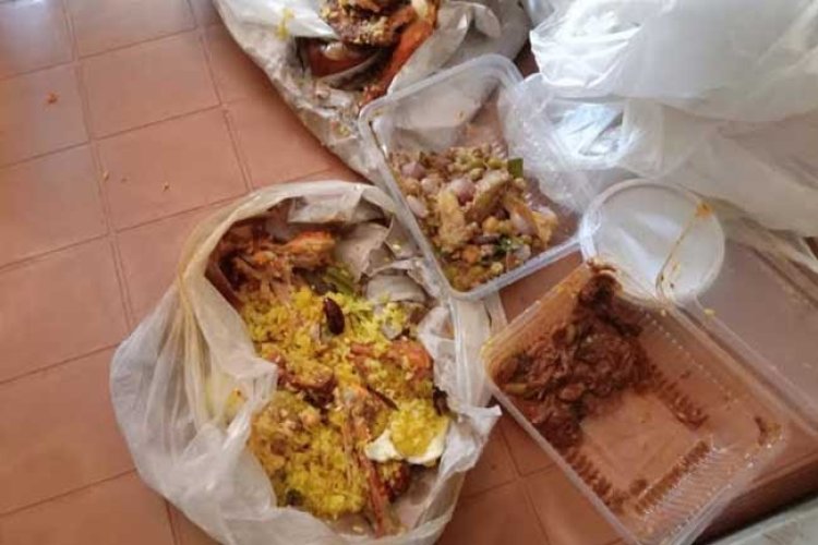 மன்னாரில் சுகாதார சீர்கேட்டுடன் இயங்கிய உணவகம் முற்றுகை..!